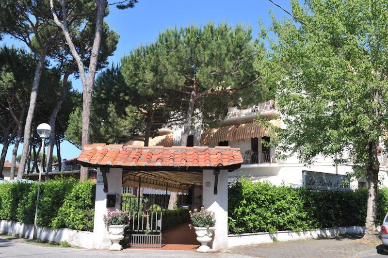 Hotel La Pineta Al Mare Forte dei Marmi Exterior photo