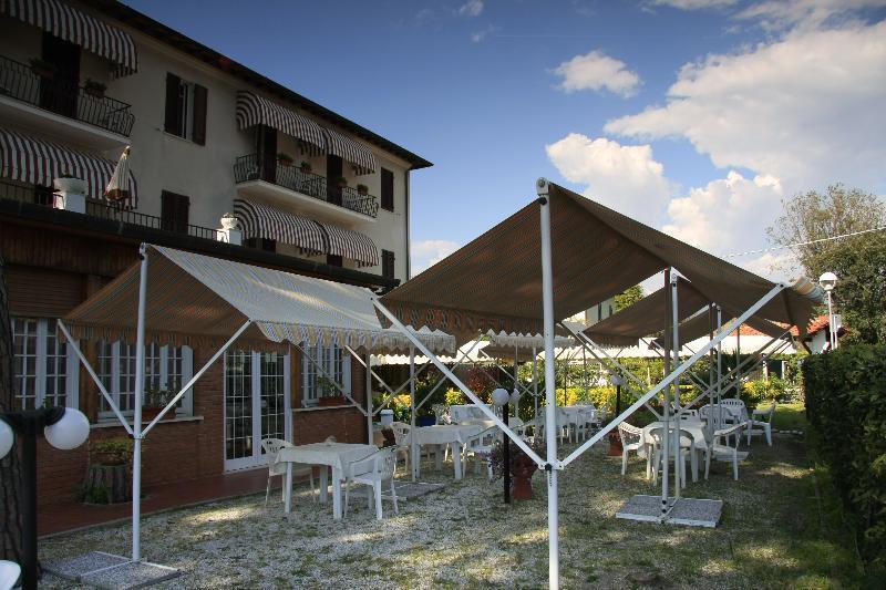 Hotel La Pineta Al Mare Forte dei Marmi Exterior photo