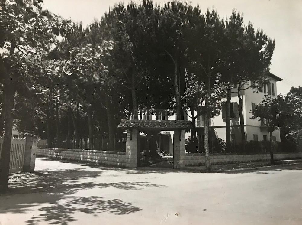 Hotel La Pineta Al Mare Forte dei Marmi Exterior photo