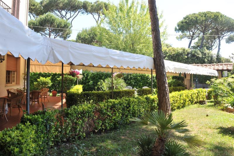 Hotel La Pineta Al Mare Forte dei Marmi Exterior photo